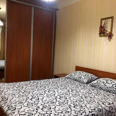 Kyiv Apartment On Peremohy Avenue 16 Daily Rent エクステリア 写真